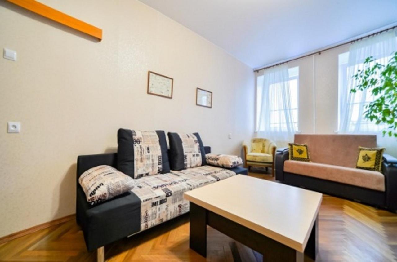 מלון יקטרינבורג Flat In The City Center מראה חיצוני תמונה